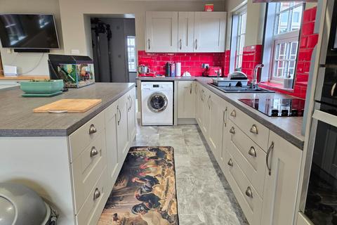 4 bedroom detached house for sale, Sea Road, Chapel St. Leonards, Skegness, PE24 5RX
