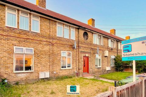 2 bedroom flat for sale, Armstead Walk, Dagenham, RM10
