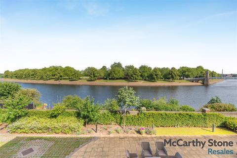 2 bedroom apartment for sale, Wilford Lane, West Bridgford. River Facing Corner Apartment