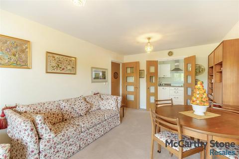2 bedroom apartment for sale, Wilford Lane, West Bridgford. River Facing Corner Apartment