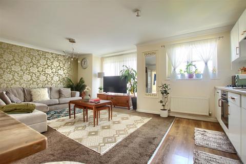 2 bedroom apartment for sale, Sun Gardens, Thornaby