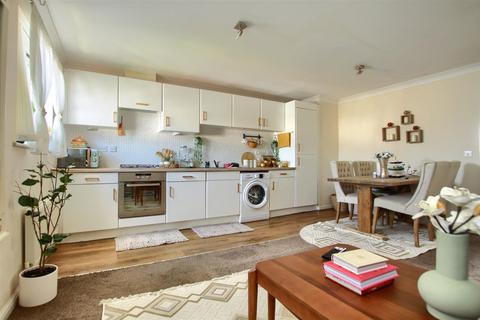 2 bedroom apartment for sale, Sun Gardens, Thornaby
