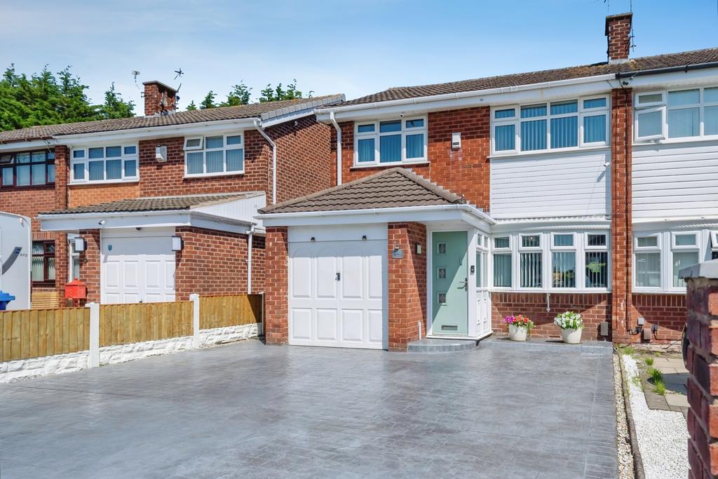 3 bedroom semi-detached house for sale