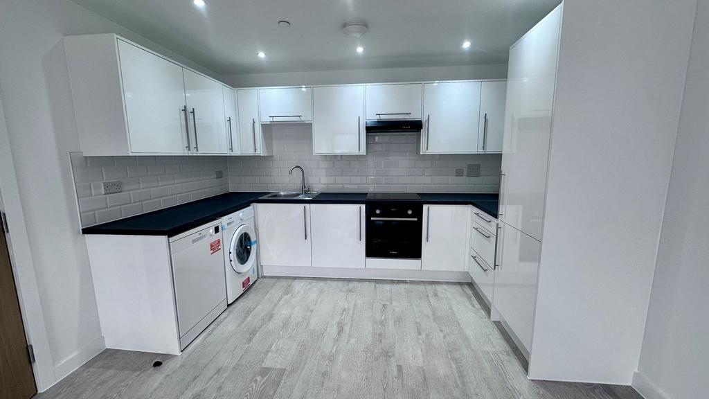 2 bedroom penthouse to rent