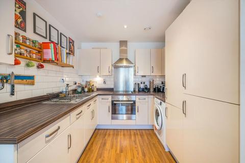2 bedroom flat for sale, Bournemouth Road, London SE15
