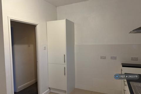 Studio to rent, Oakengates, Telford, TF2