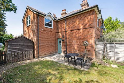 1 bedroom maisonette for sale, Frensham Road, Lower Bourne, Farnham, Surrey, GU10