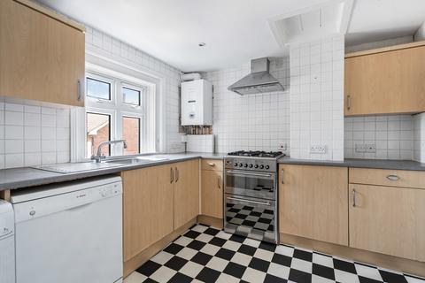 1 bedroom maisonette for sale, Frensham Road, Lower Bourne, Farnham, Surrey, GU10