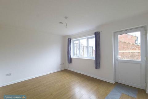 2 bedroom house to rent, Biddiscombe Close, Somerset TA6