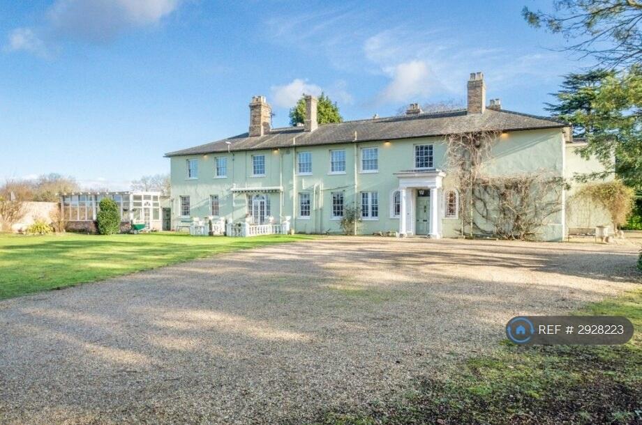 6 bedroom detached house to rent