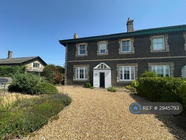 5 bedroom semi-detached house to rent