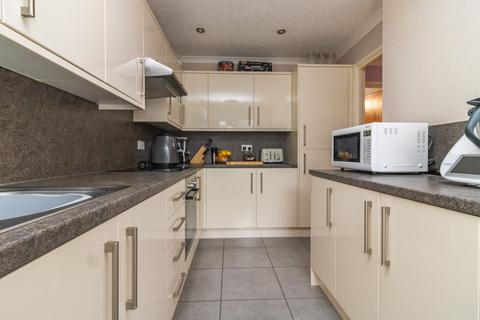 2 bedroom flat for sale, Fern Close, Thurnby, LE7