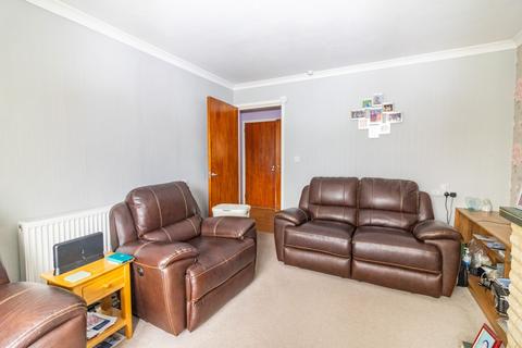 2 bedroom flat for sale, Fern Close, Thurnby, LE7
