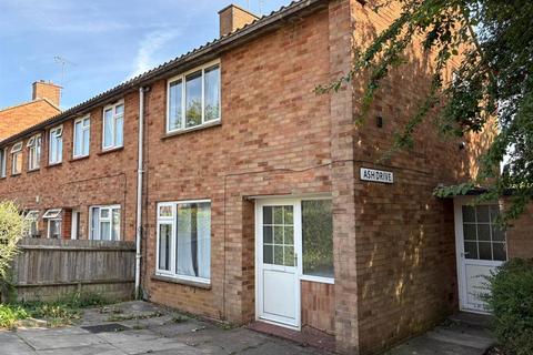 3 bedroom end of terrace house to rent, Ash Drive, Hatfield