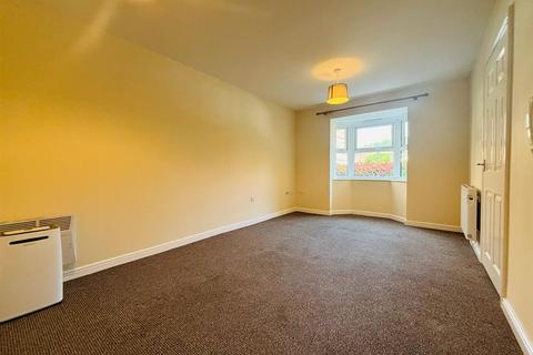2 bedroom flat for sale, Whitehall Croft, Leeds