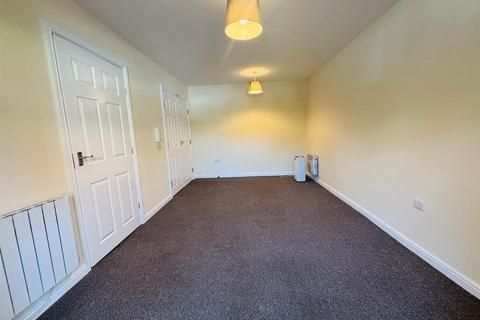 2 bedroom flat for sale, Whitehall Croft, Leeds