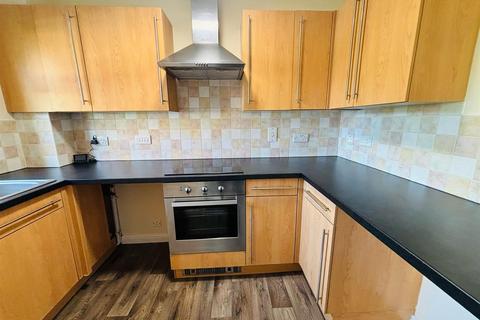 2 bedroom flat for sale, Whitehall Croft, Leeds