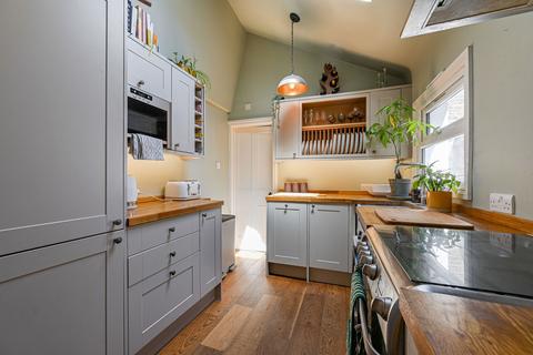 2 bedroom terraced house for sale, Shooters Hill, London, SE18