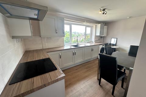 3 bedroom semi-detached house to rent, Calverton Avenue, Nottingham, NG4