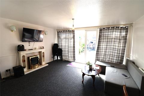 3 bedroom terraced house to rent, Paulhan, London NW9