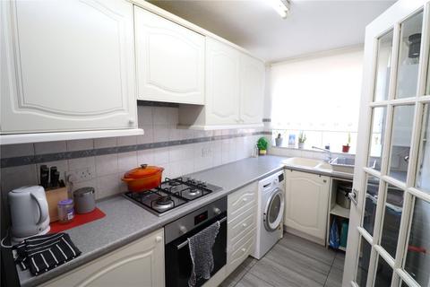 3 bedroom terraced house to rent, Paulhan, London NW9