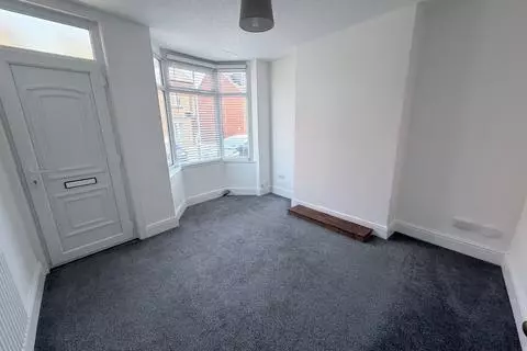 2 bedroom terraced house to rent - View 2