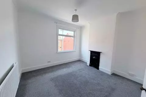 2 bedroom terraced house to rent - View 5