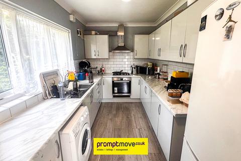3 bedroom end of terrace house for sale, Whitecroft Road Luton LU2 0JS