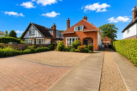 4 bedroom detached house for sale, Tranby Lane, Anlaby, Hull