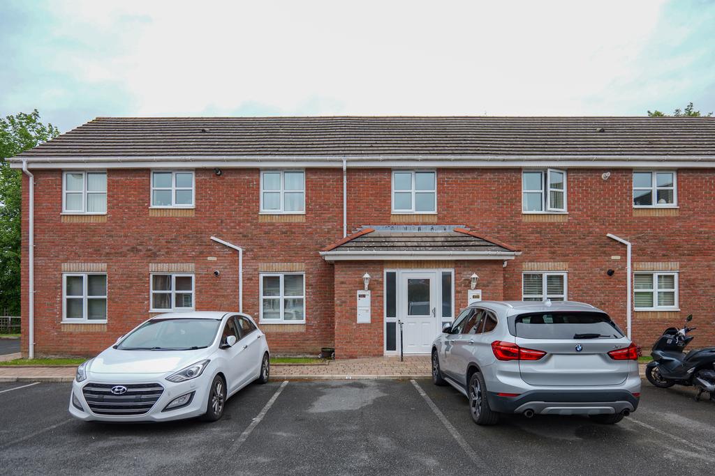 2 bedroom flat for sale
