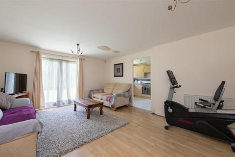 2 bedroom ground floor flat for sale, Stafford Close, London N14