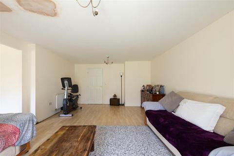 2 bedroom ground floor flat for sale, Stafford Close, London N14