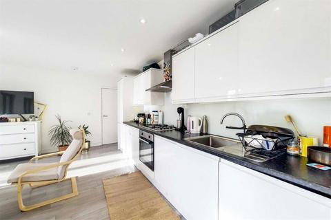 3 bedroom flat to rent, Nipper Alley, Kingston Upon Thames KT1