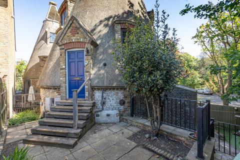 1 bedroom flat for sale, Park Road, Faversham, Kent, ME13