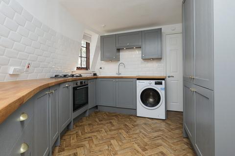 1 bedroom flat for sale, Park Road, Faversham, Kent, ME13