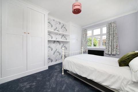 4 bedroom terraced house to rent, Birchlands Avenue, London SW12