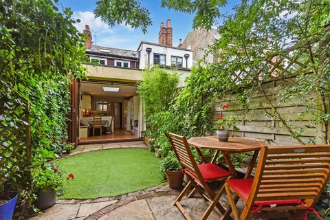 3 bedroom terraced house for sale, Parchment Street, Winchester, Hampshire, SO23