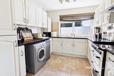 1 bedroom flat for sale, West Ewell KT19