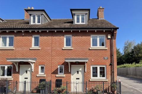 3 bedroom townhouse for sale, Florence Mews, Salisbury SP2