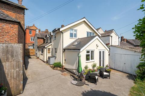 4 bedroom townhouse for sale, Church Street, Malpas.