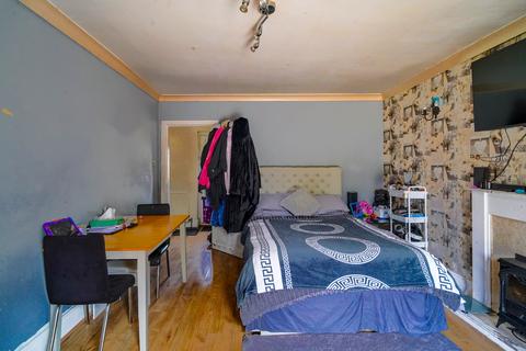 3 bedroom semi-detached house for sale, Coronation Walk, Keighley BD22