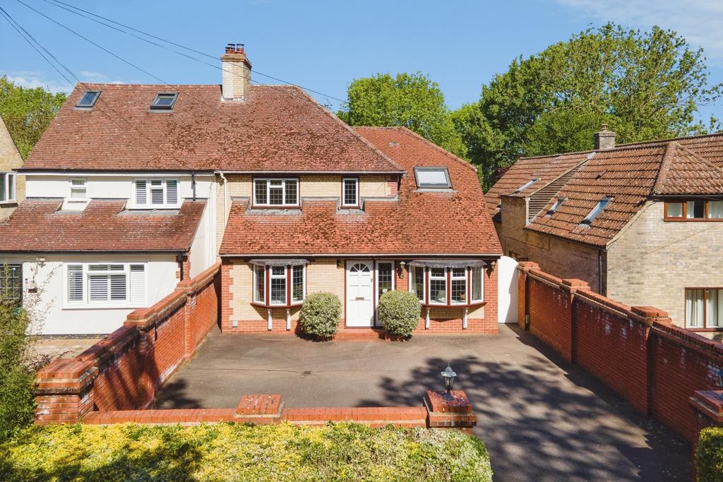 3 bedroom semi-detached house for sale
