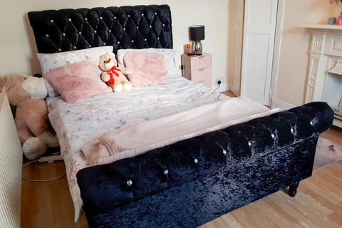 3 bedroom flat to rent, Ferrestone Road, Wellingborough, NN8