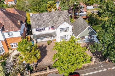 3 bedroom detached house for sale, Motcombe Road, Poole BH13