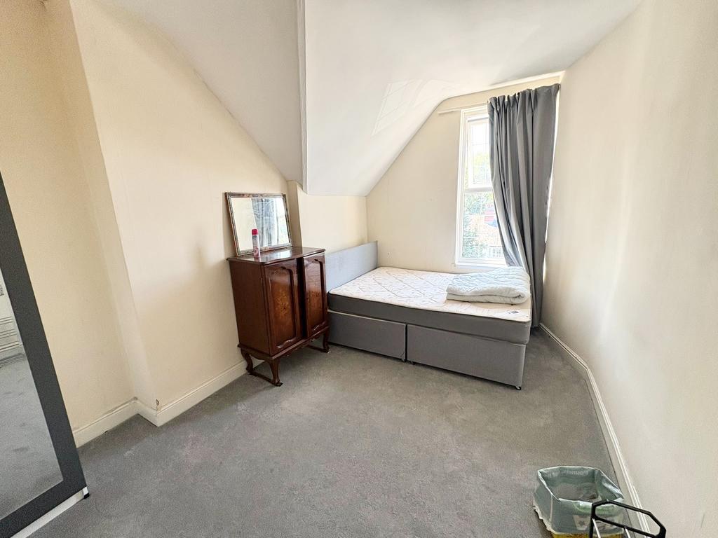 Room 9 Vicarage Road, Birmingham, B18