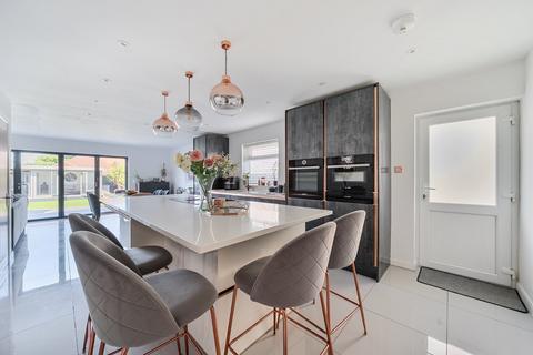 3 bedroom bungalow for sale, Alexandra Road, West Sussex BN15