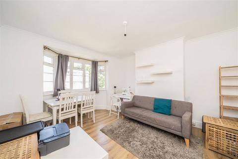 2 bedroom flat for sale, Amblecote Road, London SE12