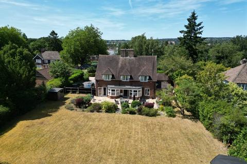 4 bedroom house for sale, The Close, Farnham, GU9