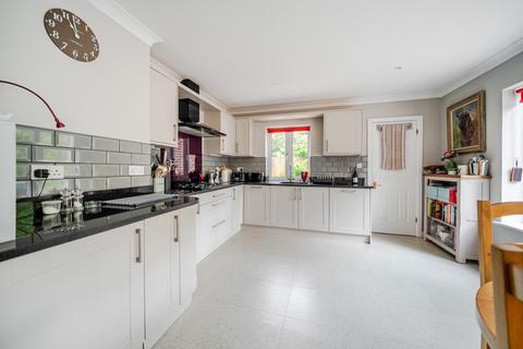 4 bedroom house for sale, The Close, Farnham, GU9