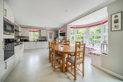 4 bedroom house for sale, The Close, Farnham, GU9
